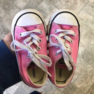 Size 6 toddler pink converse